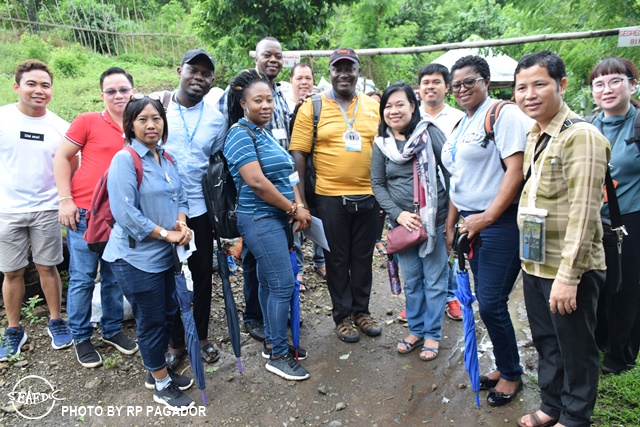 Small-scale inland freshwater aquaculture course participants on their way to Brgy. Navotas in Cardona, Rizal for the rapid rural appraisal activity.